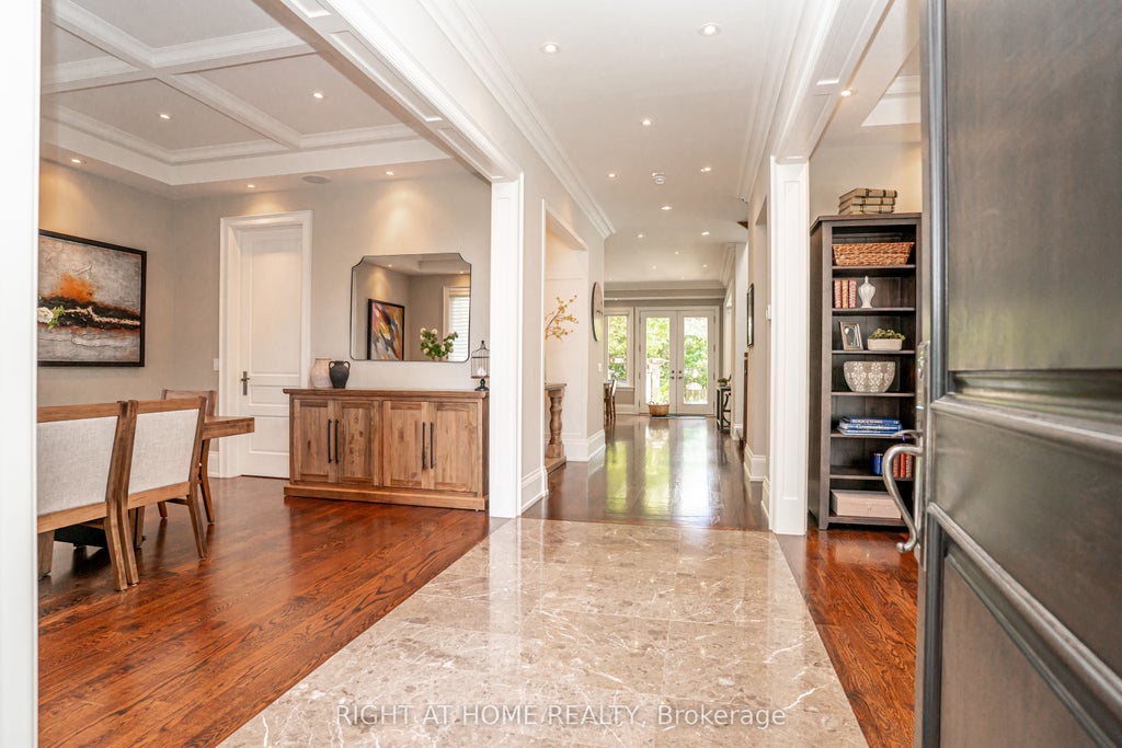 Photo of 1479 Briarwood Crescent, Oakville, ON L6J 2S8 (MLS # W13794966)