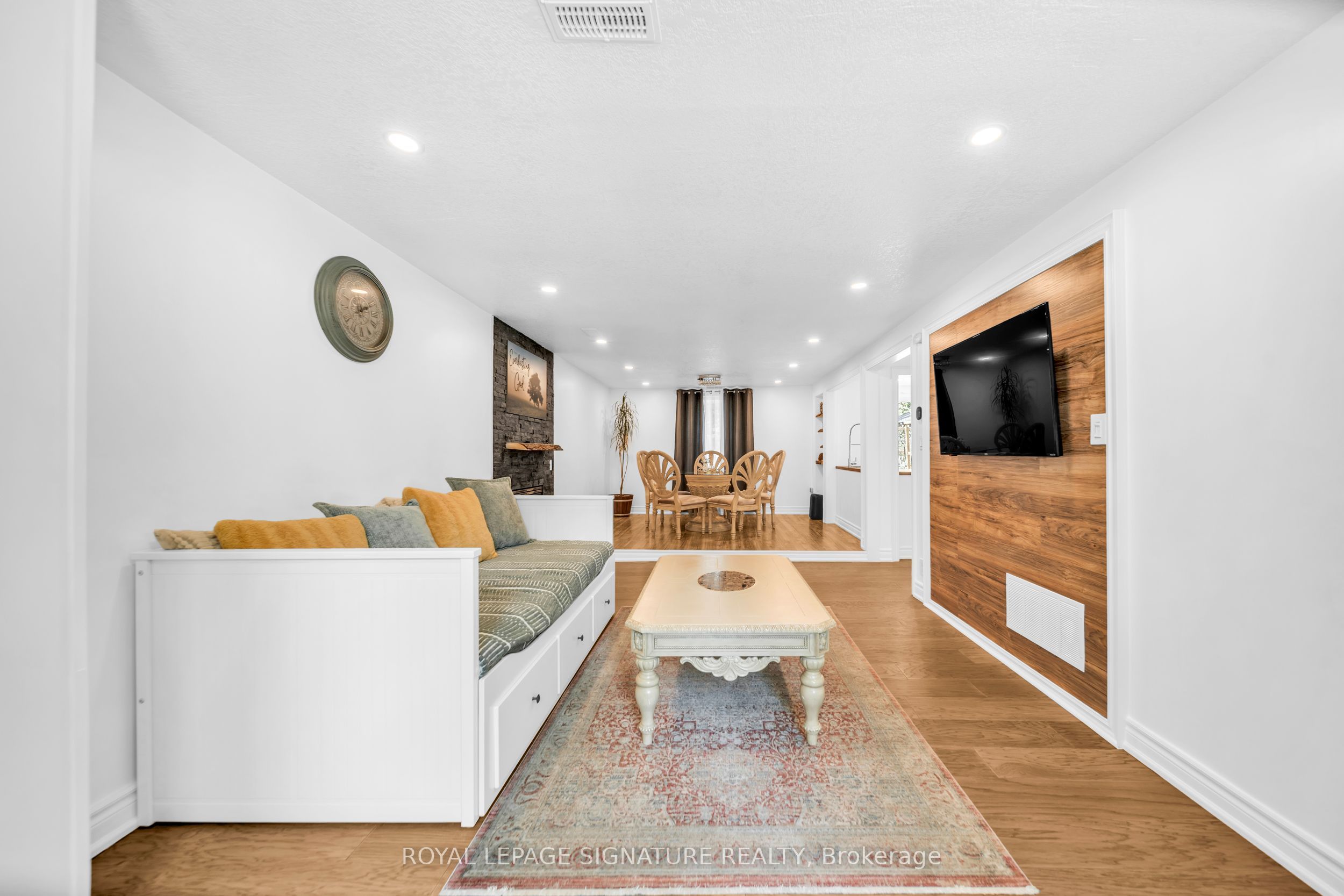 2020 Kate Avenue