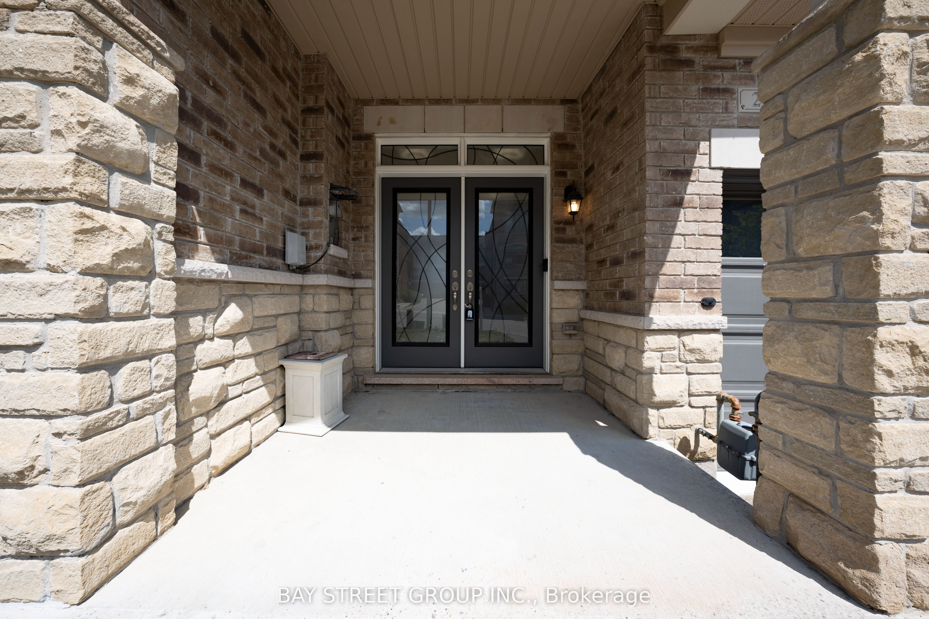 28 Rougeview Park Crescent