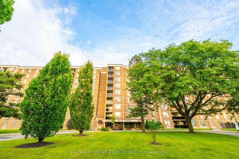 Photo of 2825 Islington Avenue, Toronto, ON M9L 2K1 (MLS # W12722820)
