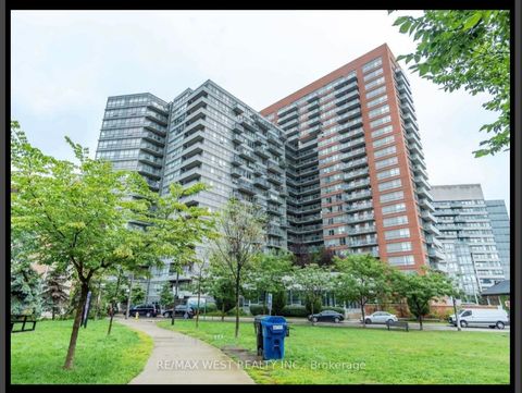 38 Joe Shuster Way S 1713 Toronto ON M6K 0A5
