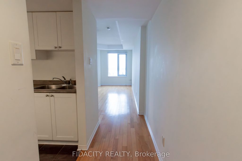 Photo of 310 Central Park Drive #5C, Carlington - Central Park, ON K2C 4G4 (MLS # X12608038)