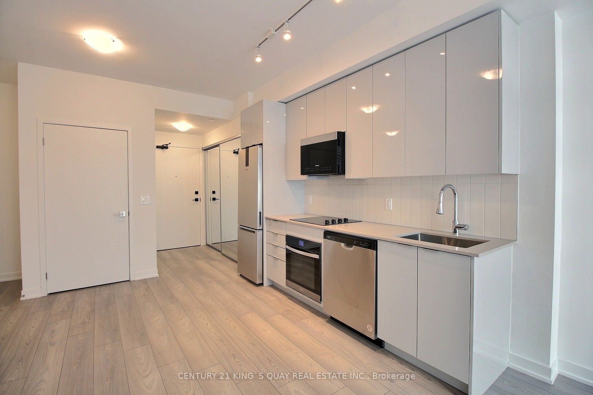 10 Abeja Street 1416