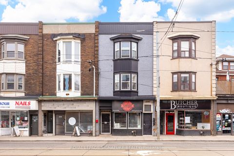2243 Dundas Street W Toronto ON M6R 1X6