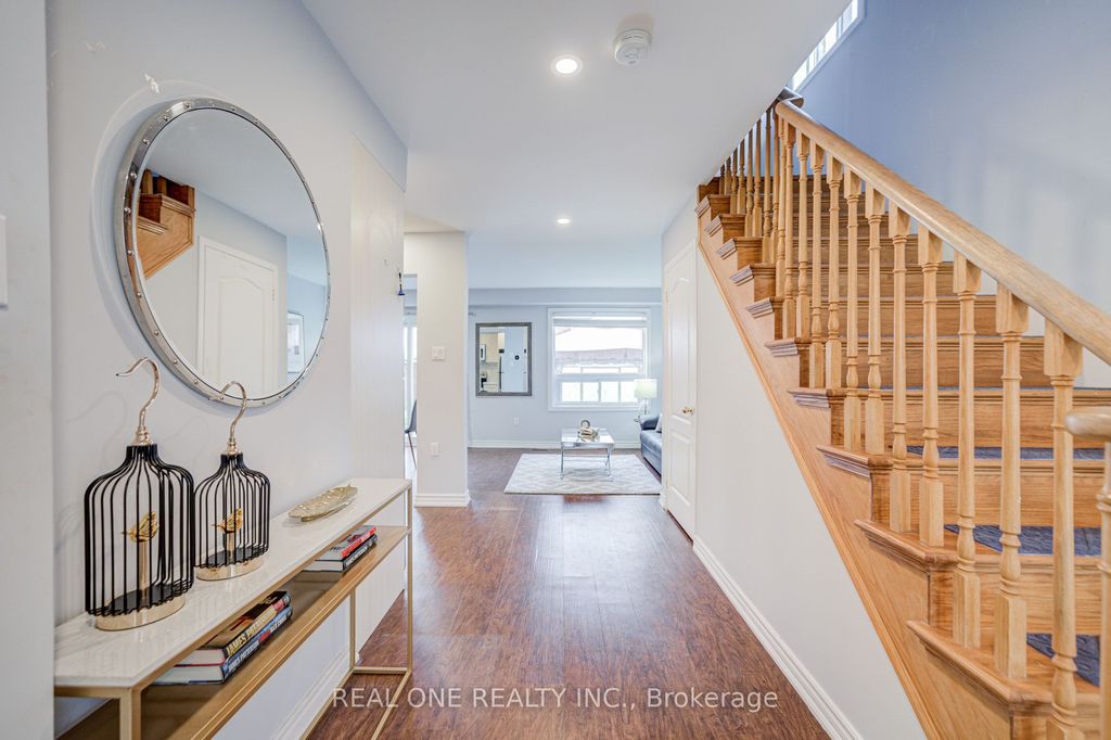 Photo of 178 Hawker Road, Vaughan, ON L6A 2J6 (MLS # N12493916)