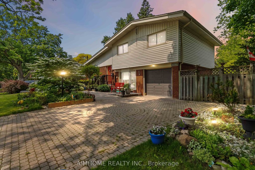 Photo of 1031 Marley Crescent, Burlington, ON L7T 3S3 (MLS # W13218096)