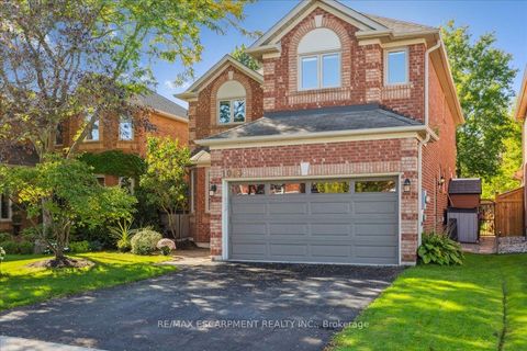 1083 Old Oak Drive Oakville ON L6M 3K4