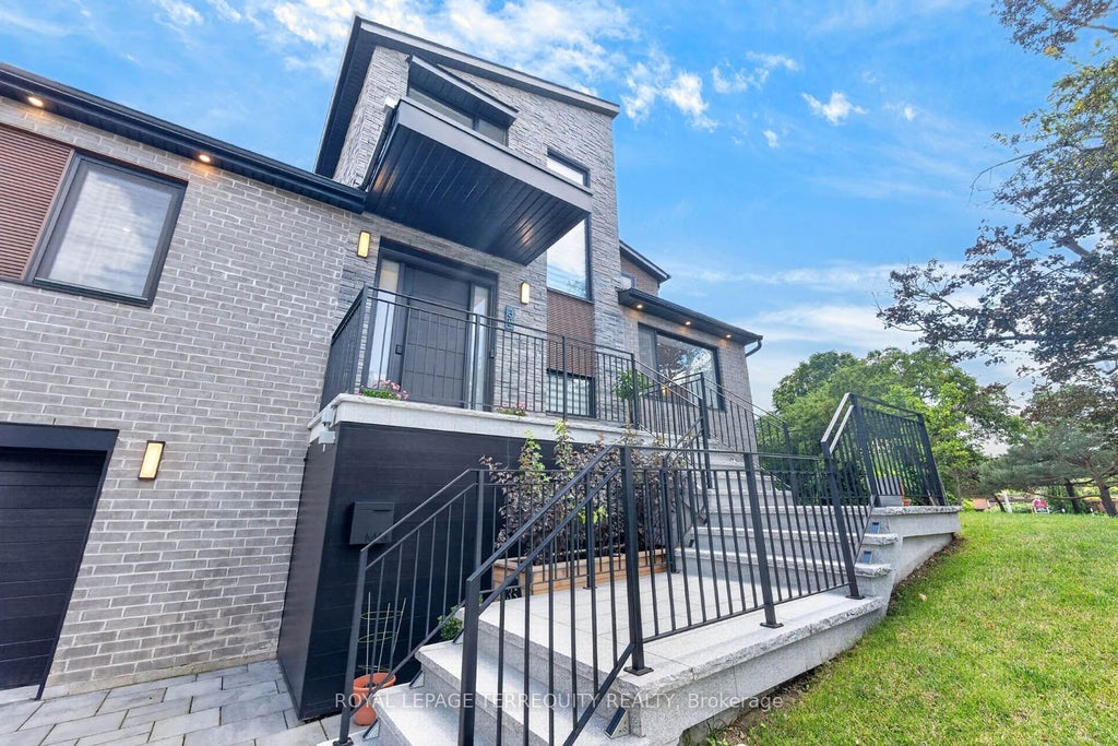 Photo of 35 Tottenham Road, Toronto, ON M3C 2J5 (MLS # C13711310)
