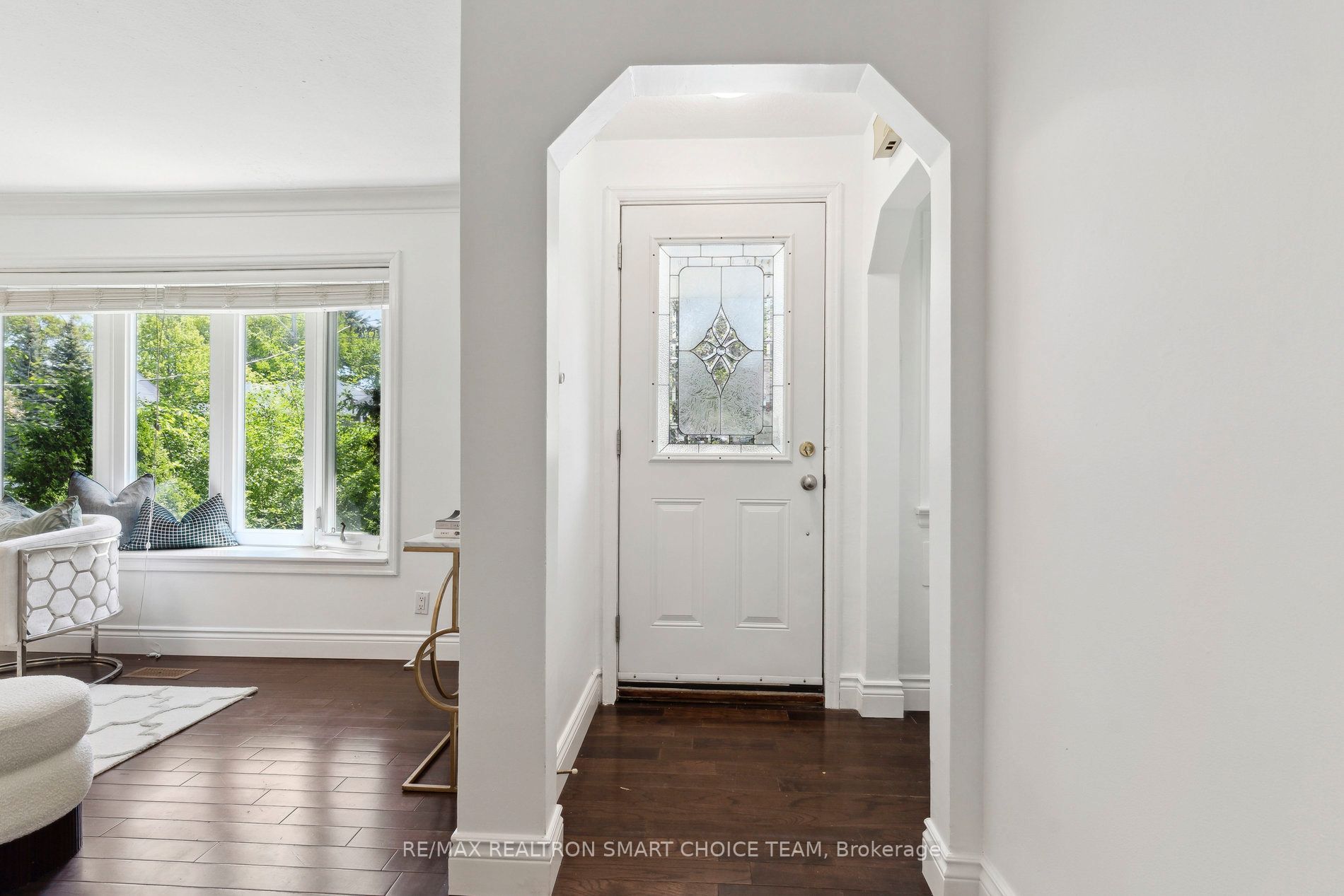 106 Steeles Avenue E