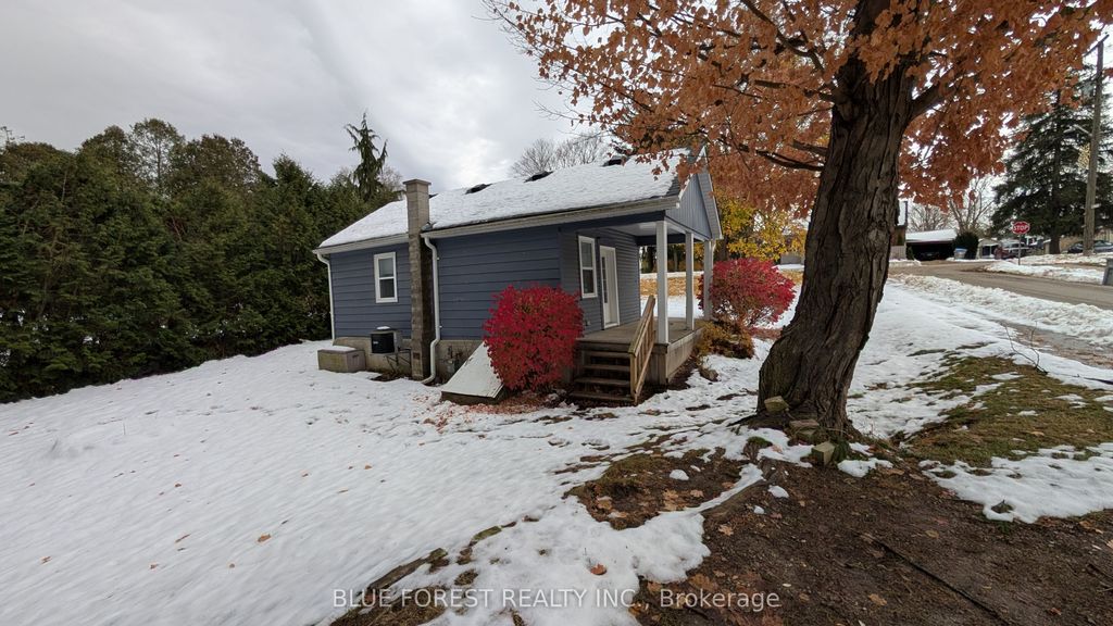 Photo of 8516 Townsend Line, Lambton Shores, ON N0M 1B0 (MLS # X12577944)