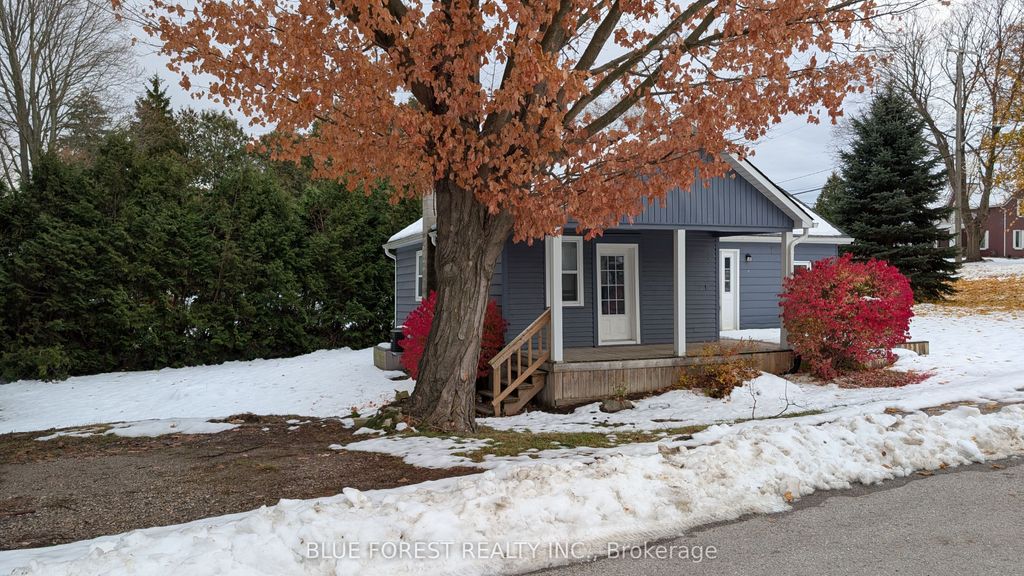 Photo of 8516 Townsend Line, Lambton Shores, ON N0M 1B0 (MLS # X12577944)