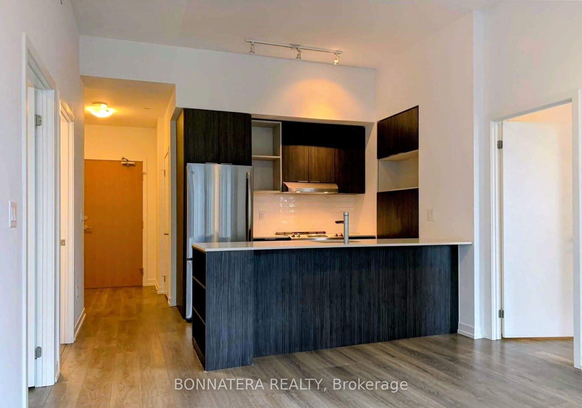 2520 Eglinton Avenue W 1801