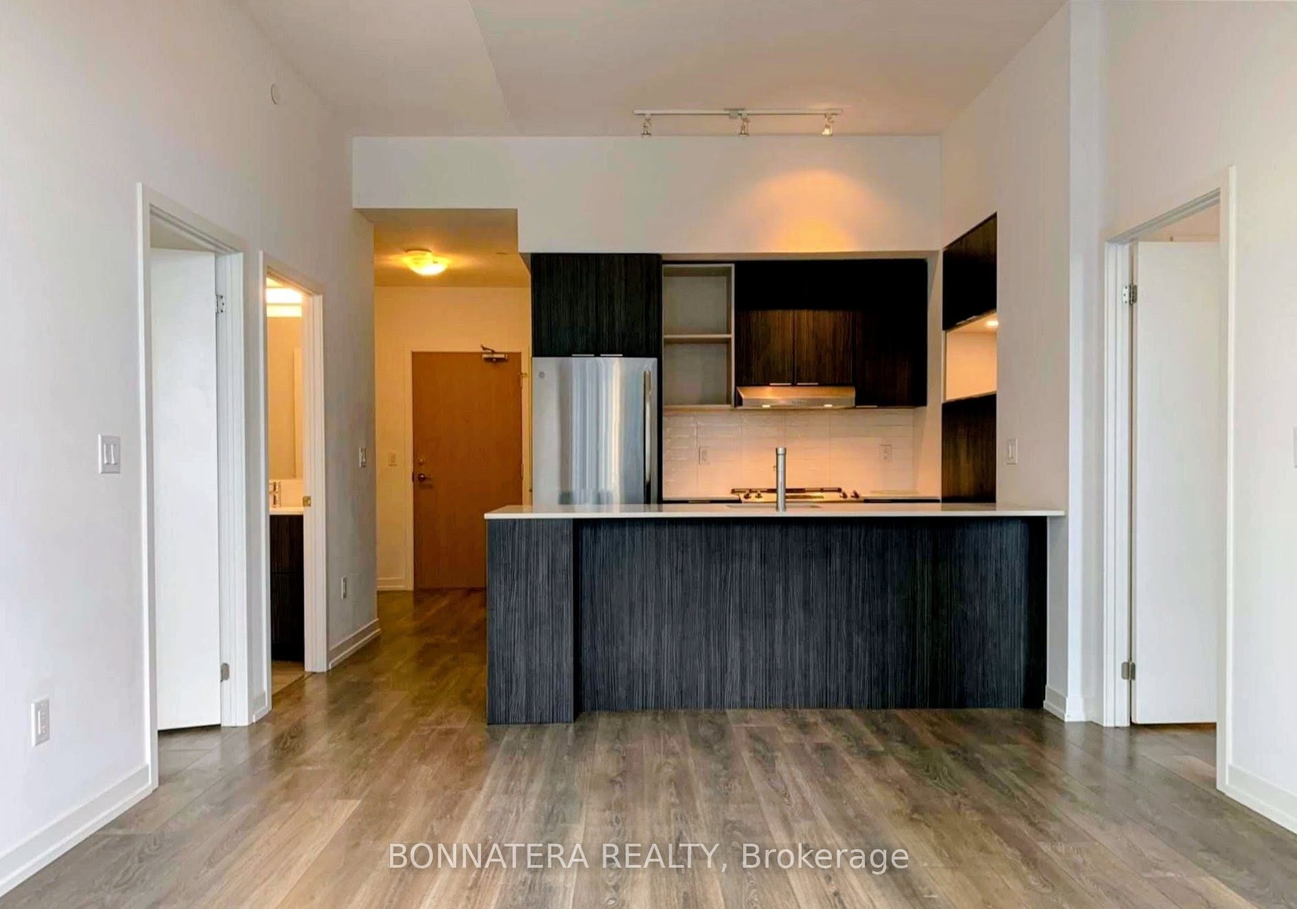2520 Eglinton Avenue W 1801