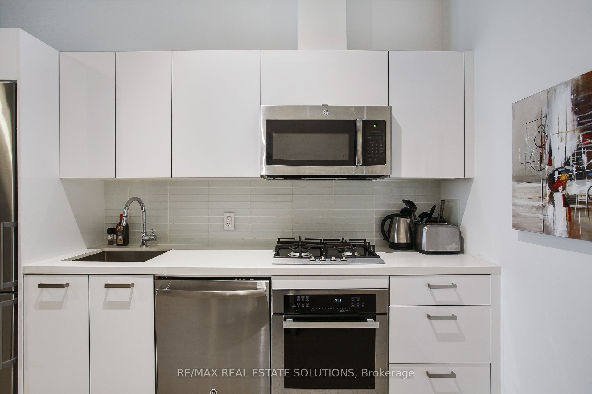 608 Richmond Street W 210