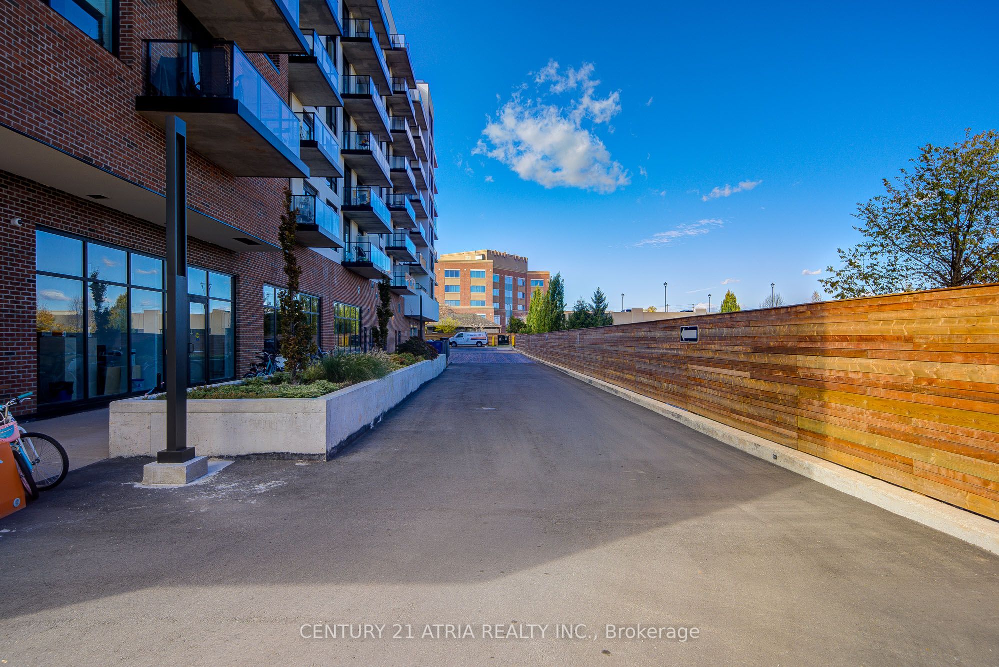 2475 Old Bronte Road 807