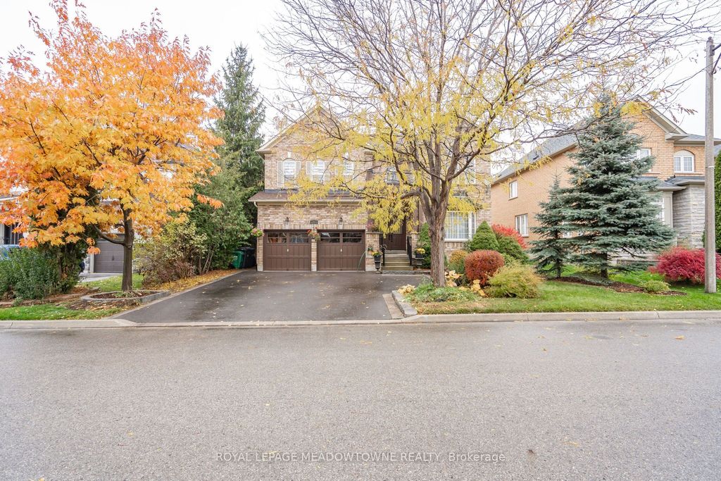 Photo of 26 Emperor Drive, Brampton, ON L6P 1X5 (MLS # W12784144)