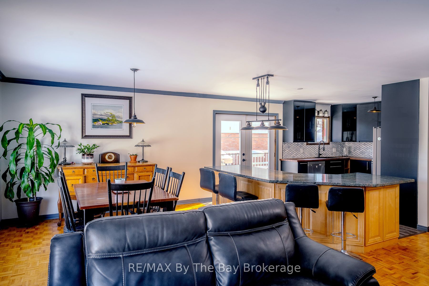 247 Simcoe Street