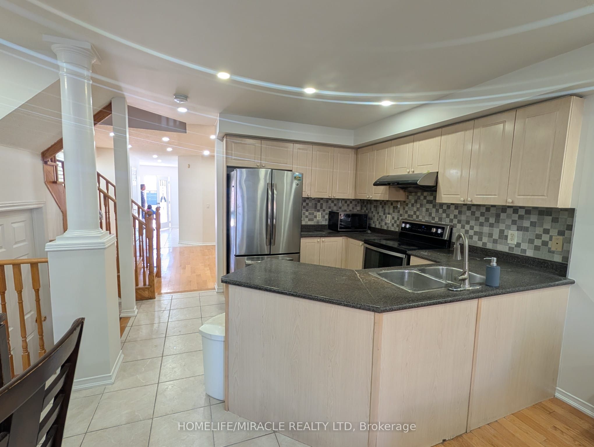 555 Garden Walk Upper