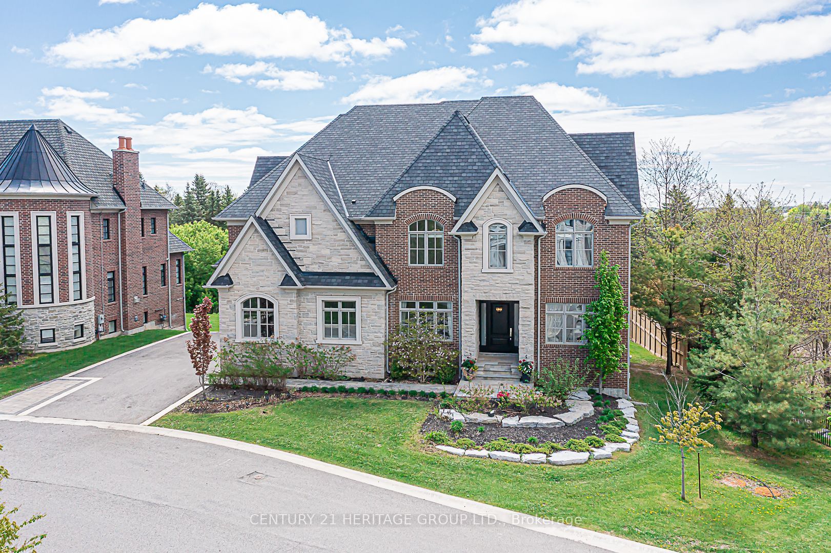 15 Davina Circle