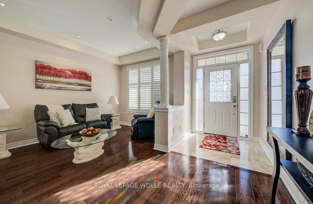 Photo of 538 Thomas Slee Drive, Kitchener, ON N2P 2Y7 (MLS # X12768152)