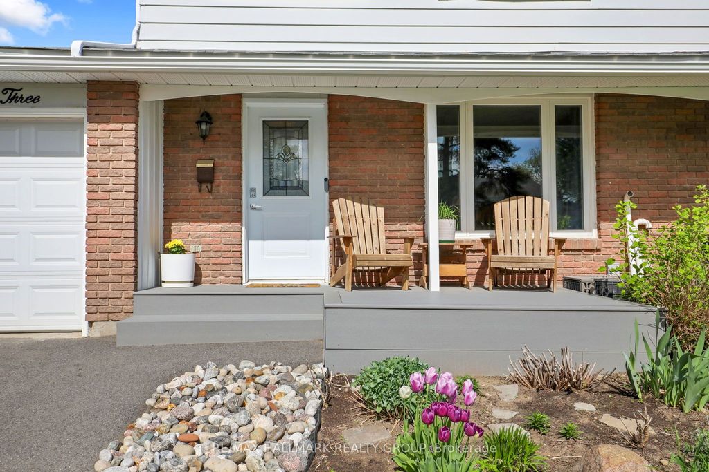 Photo of 123 Mcclellan Road, South of Baseline to Knoxdale, ON K2H 5V7 (MLS # X13154366)