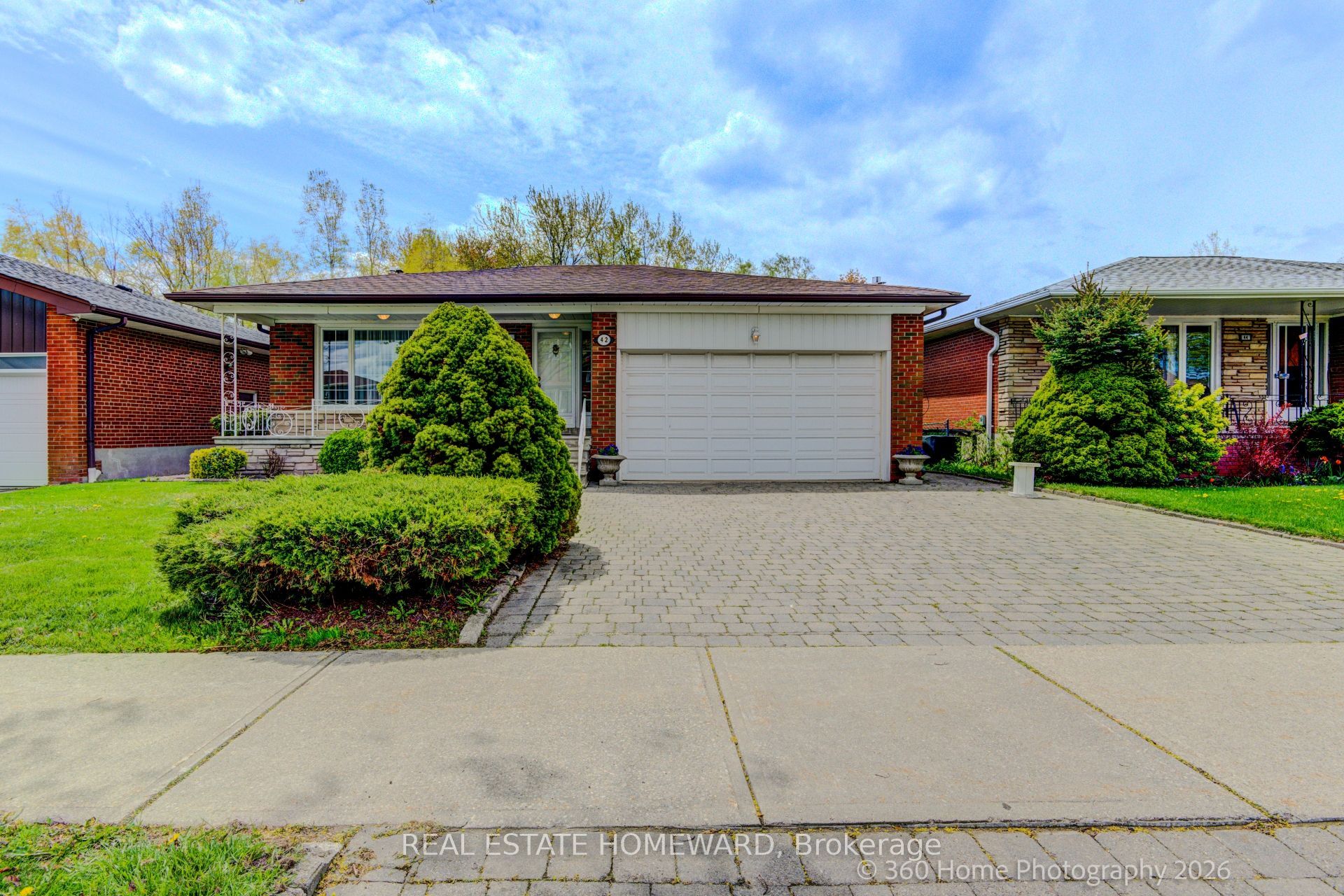 Photo 1 of 28 — 42 Annabelle Drive, Toronto, ON M9V 3B6