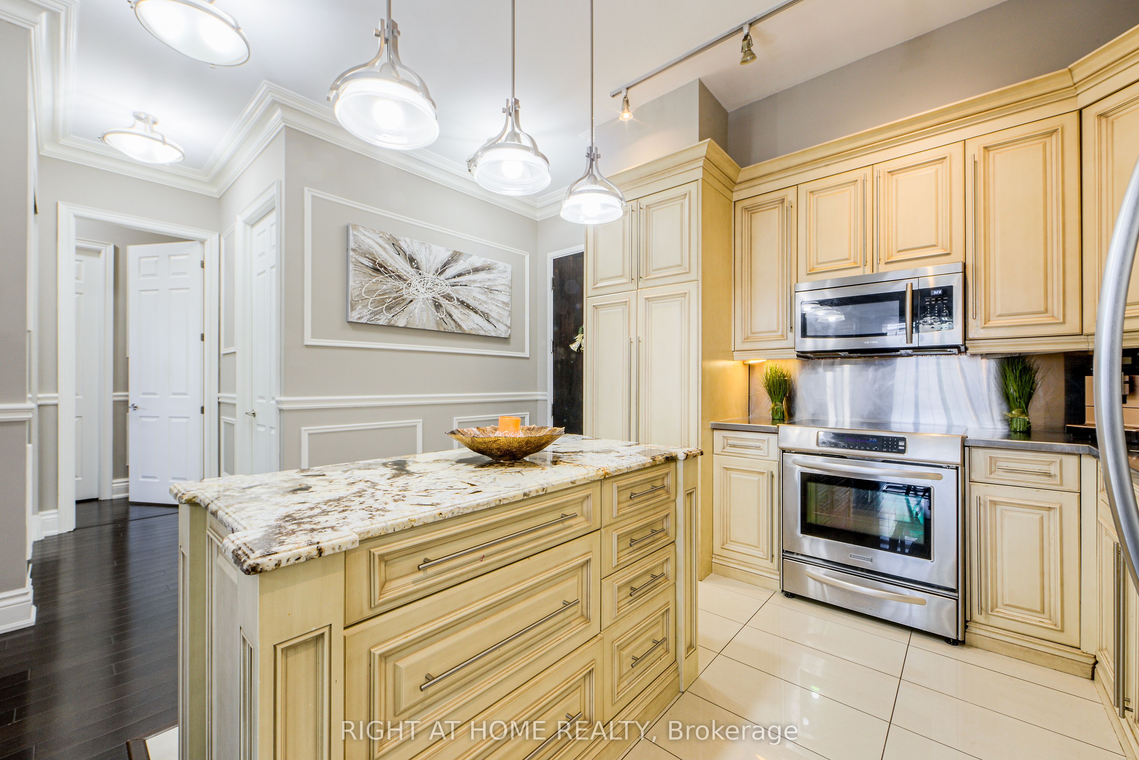 37 Galleria Parkway UPH2