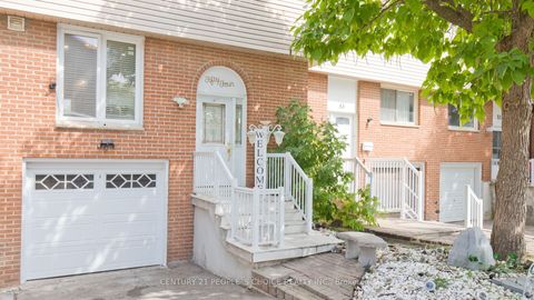 Photo of 3525 Brandon Gate #54, Mississauga, ON L4T 3M3 (MLS # W12658734)