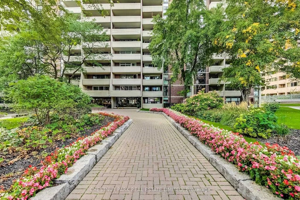 Photo of 40 Homewood Avenue #2105, Toronto, ON M4Y 2K2 (MLS # C12405796)