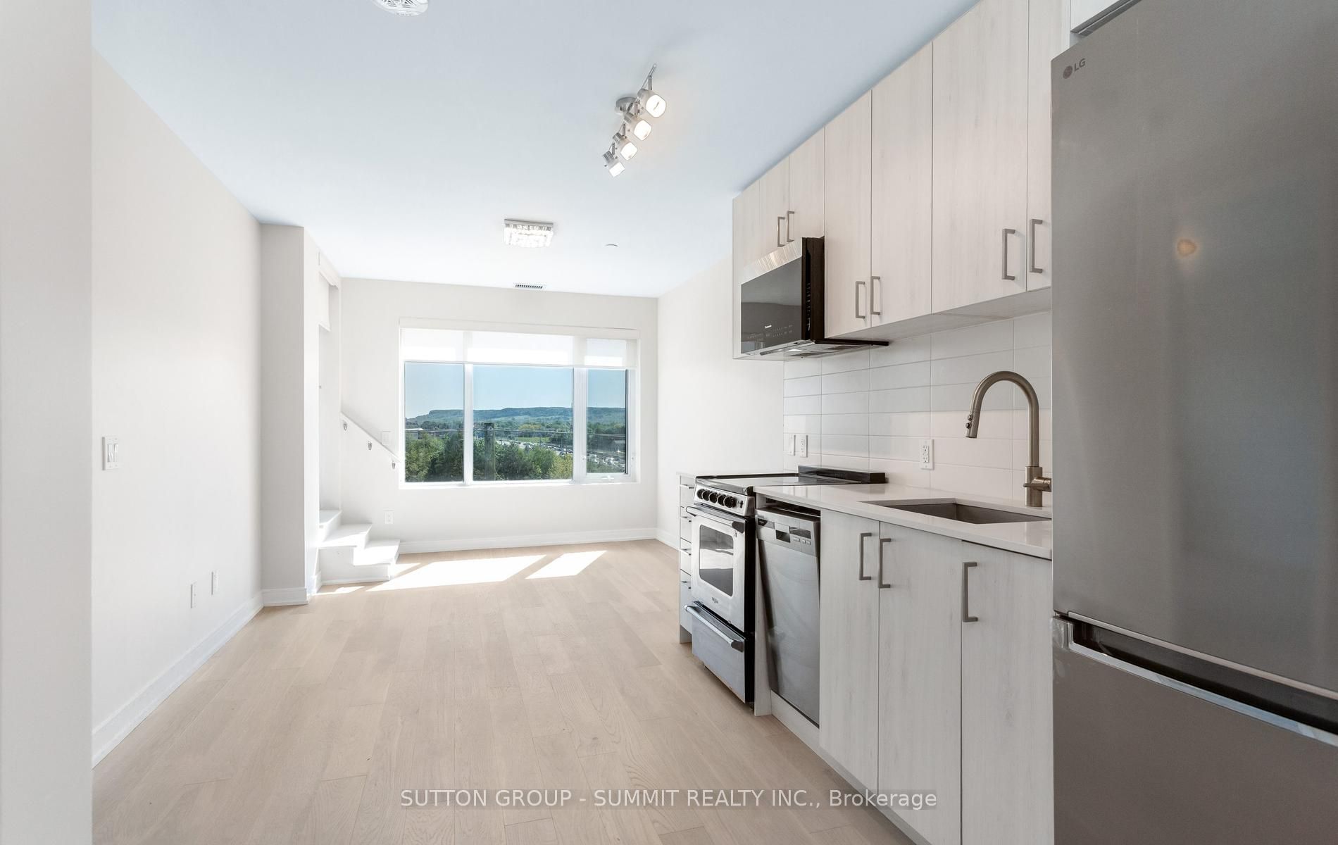 8010 Derry Road 504