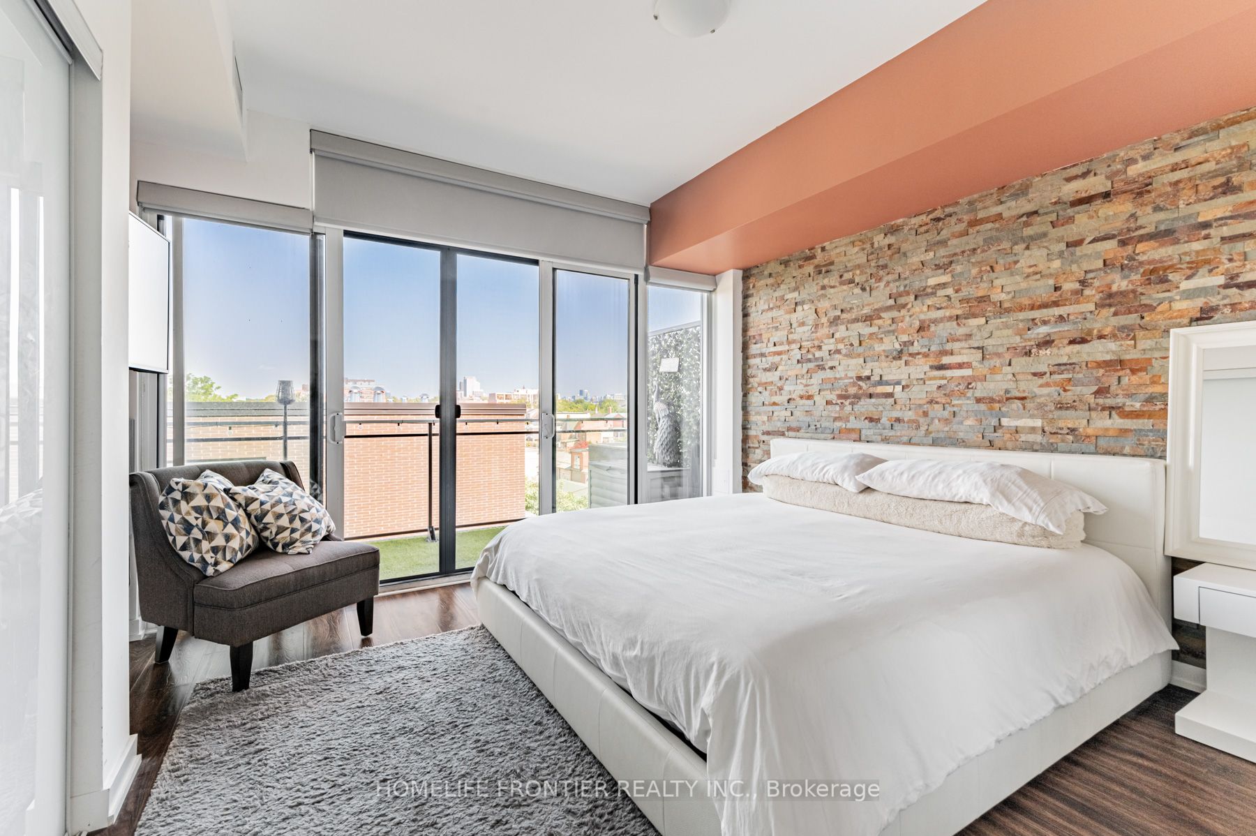 205 Manning Avenue 415