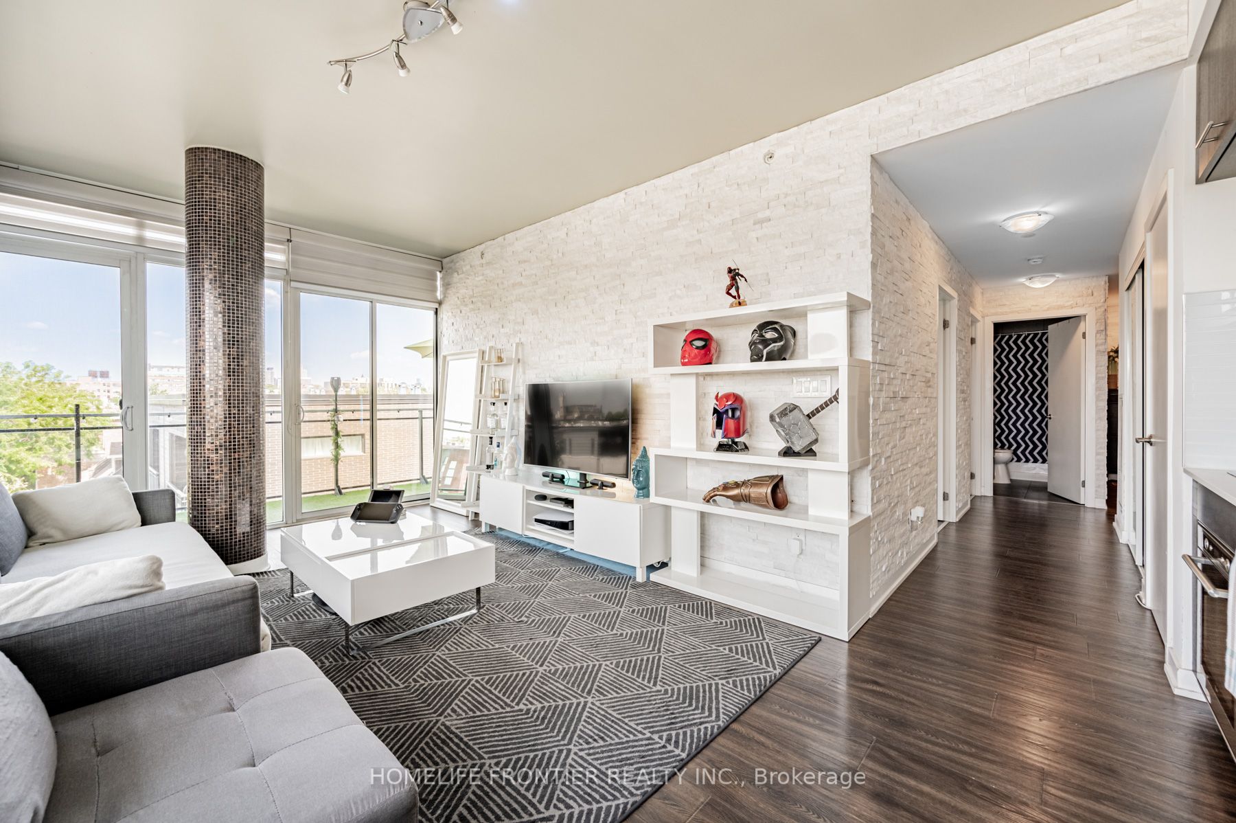 205 Manning Avenue 415