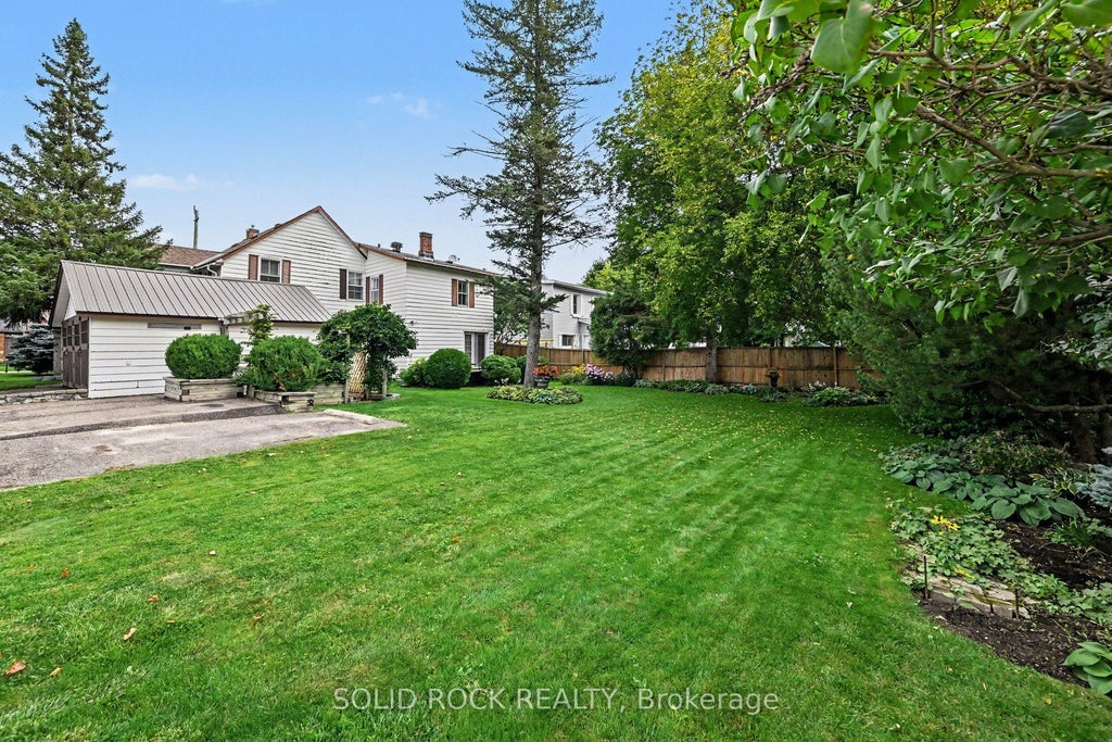 Photo of 85 Renfrew Avenue W, Renfrew, ON K7V 2Y3 (MLS # X13742450)