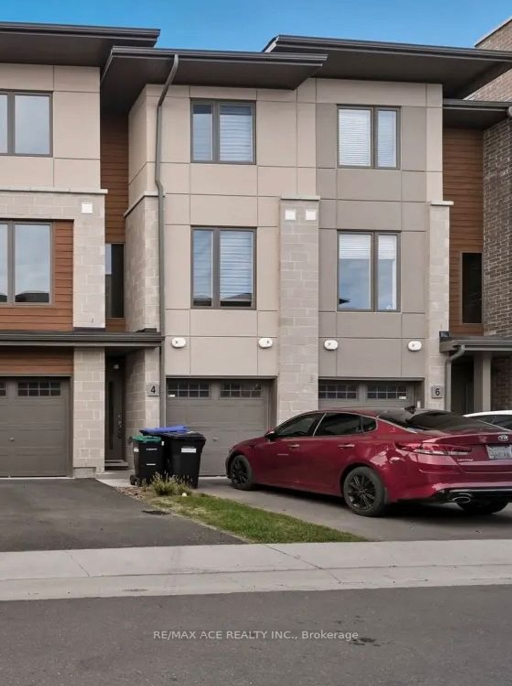 Photo of 4 Winters Crescent N #16, Collingwood, ON L9Y 5B4 (MLS # S12744384)