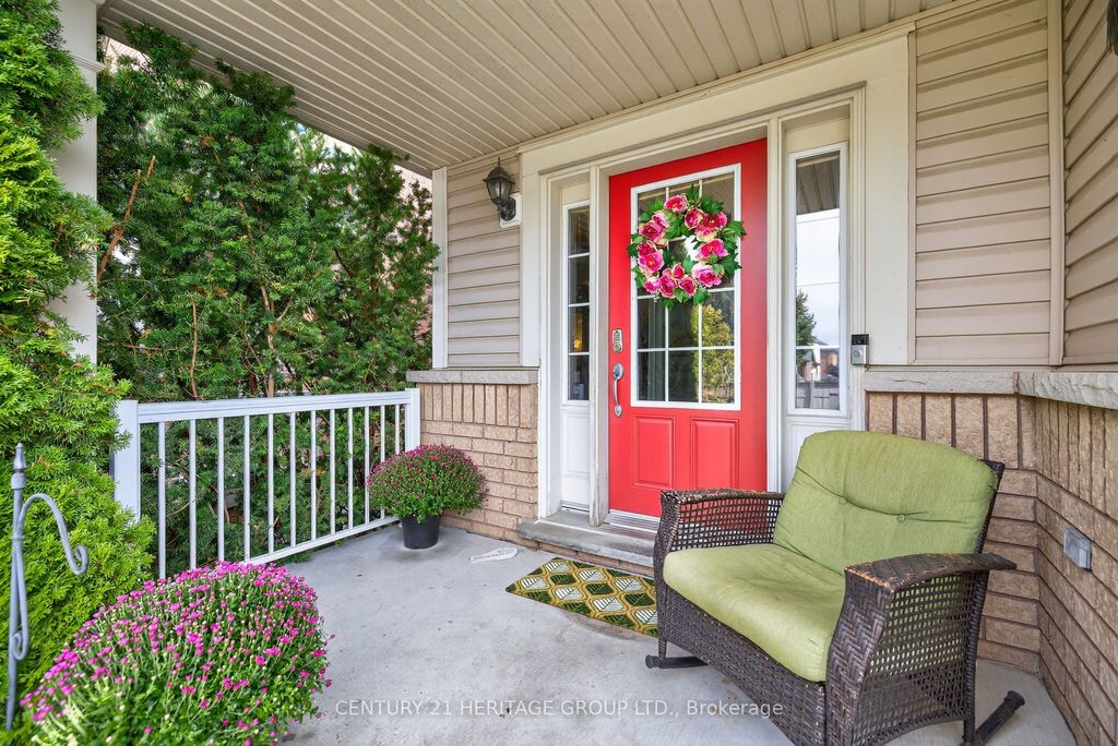 Photo of 5 Booth Street, Bradford West Gwillimbury, ON L3Z 0A3 (MLS # N12653786)
