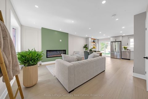 Photo of 74 Andrea Lane, Vaughan, ON L4L 1E7 (MLS # N12457192)