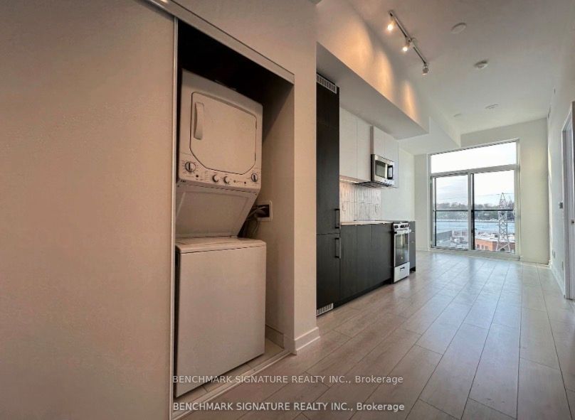 500 Dupont Street 709