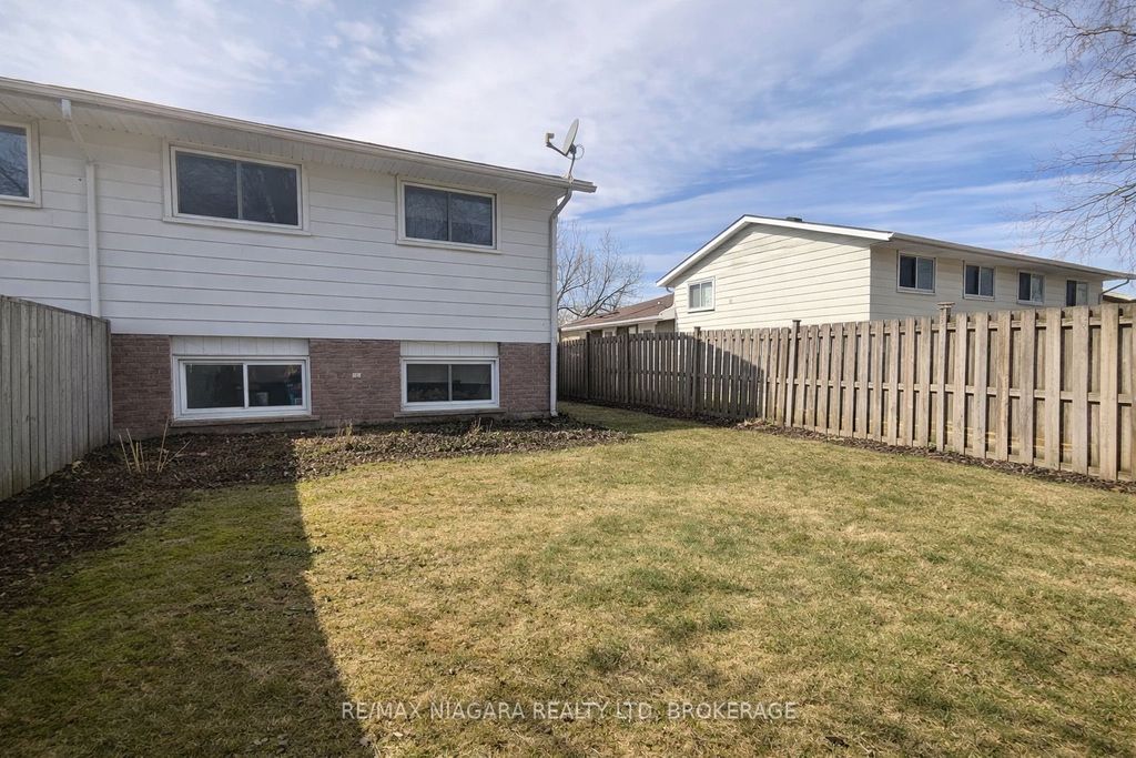 Photo of 19 Nottingham Court, Welland, ON L3C 5X4 (MLS # X12882996)
