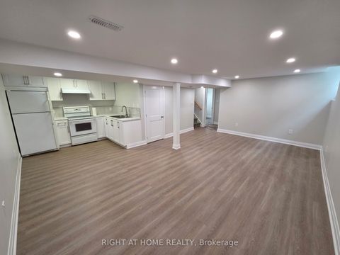 6245 Millers Grove Mississauga ON L5N 3C6