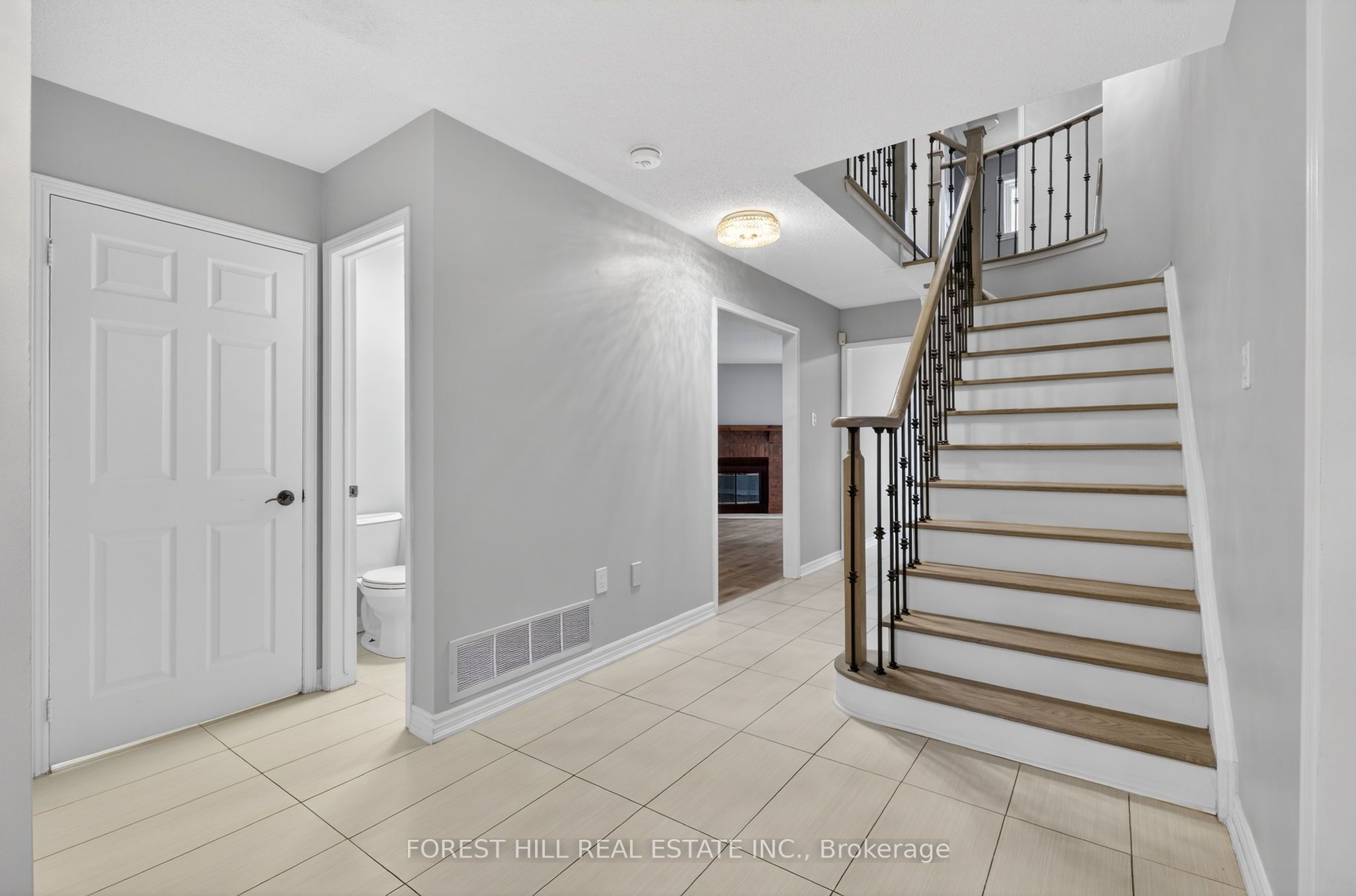 28 Matterdale Avenue Main/2nd floor