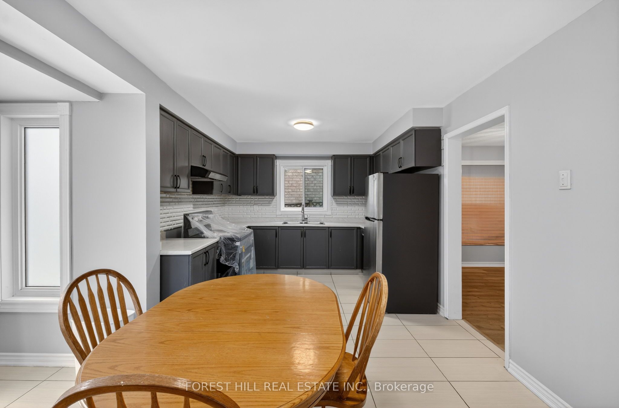 28 Matterdale Avenue Main/2nd floor