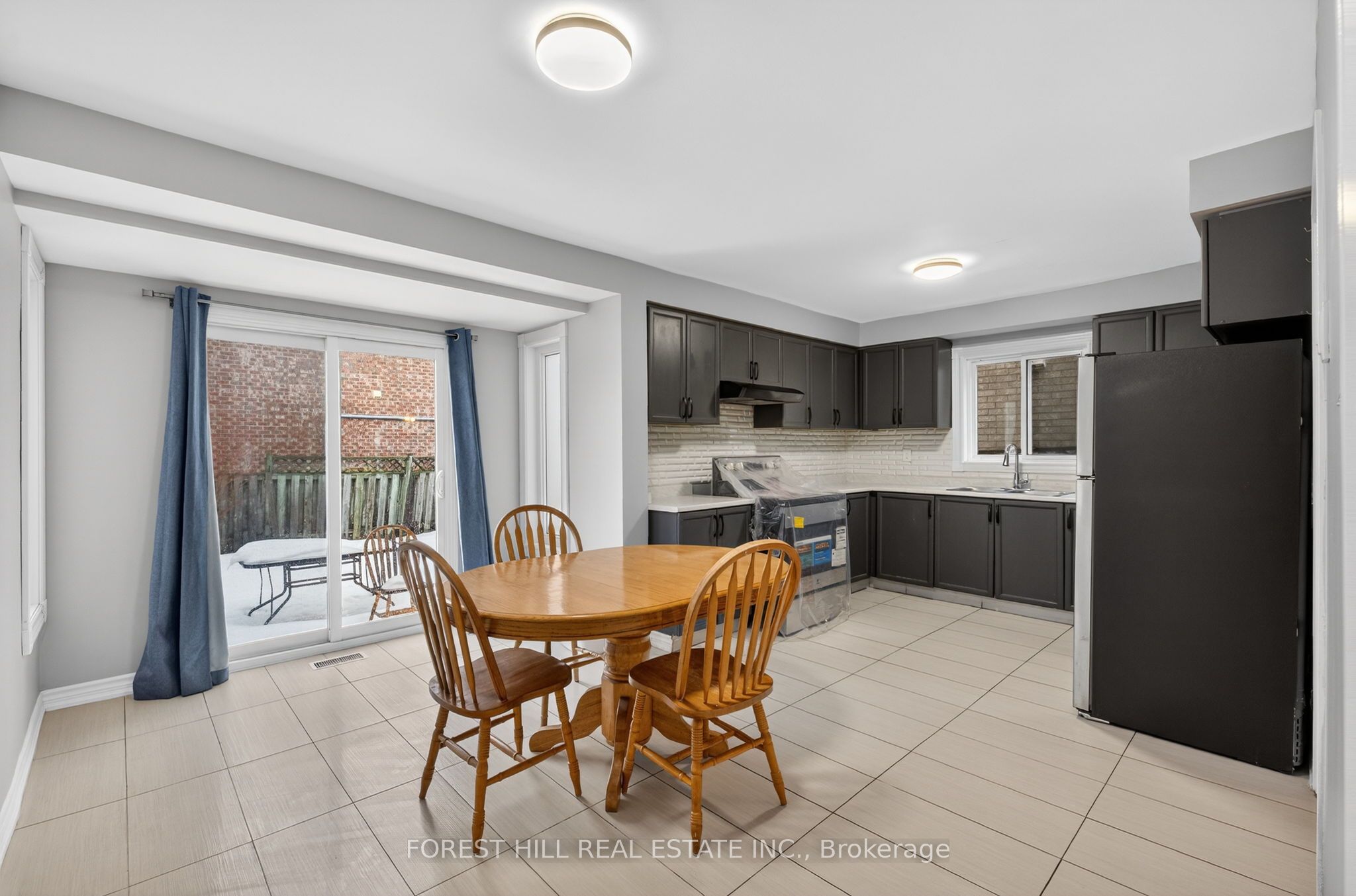 28 Matterdale Avenue Main/2nd floor