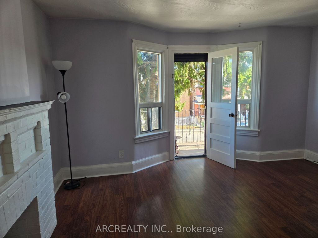 Photo of 910 Dovercourt Road, Toronto, ON M6H 2X5 (MLS # W12458109)