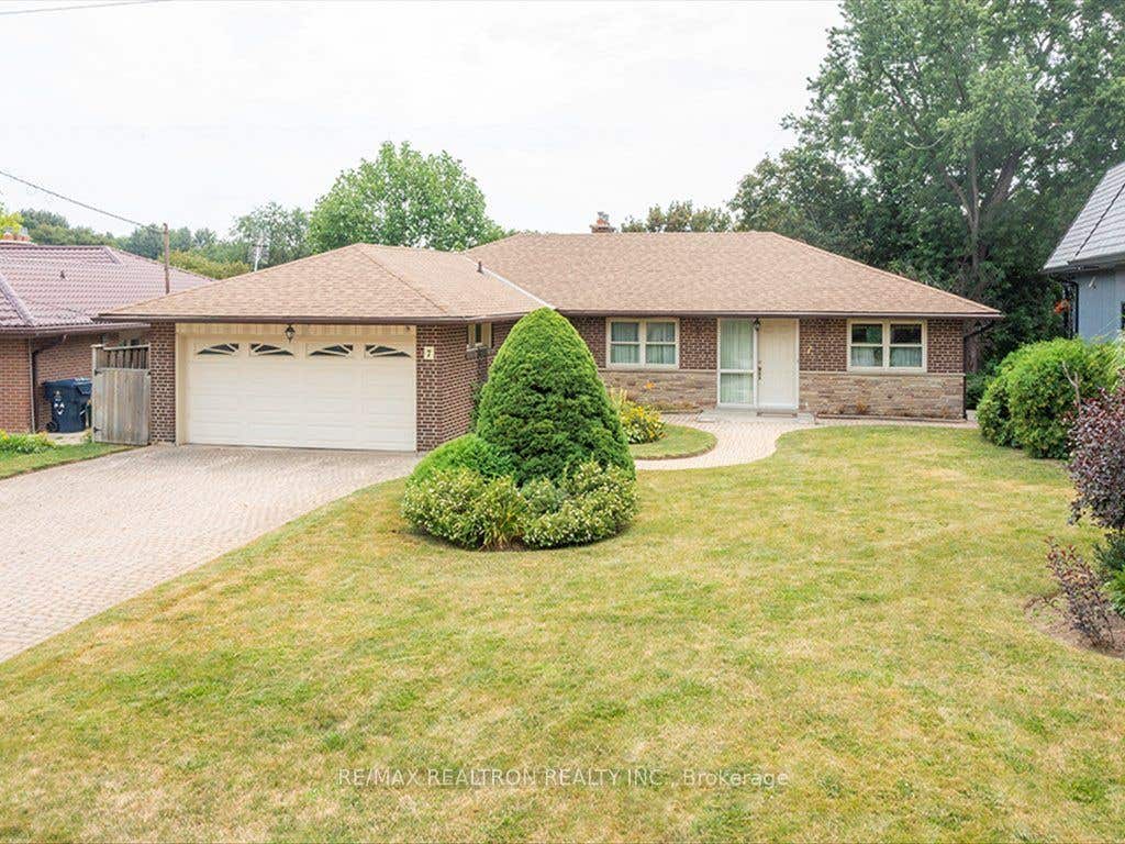 Photo of 7 Anewen Drive, Toronto, ON M4A 1R9 (MLS # C13660642)
