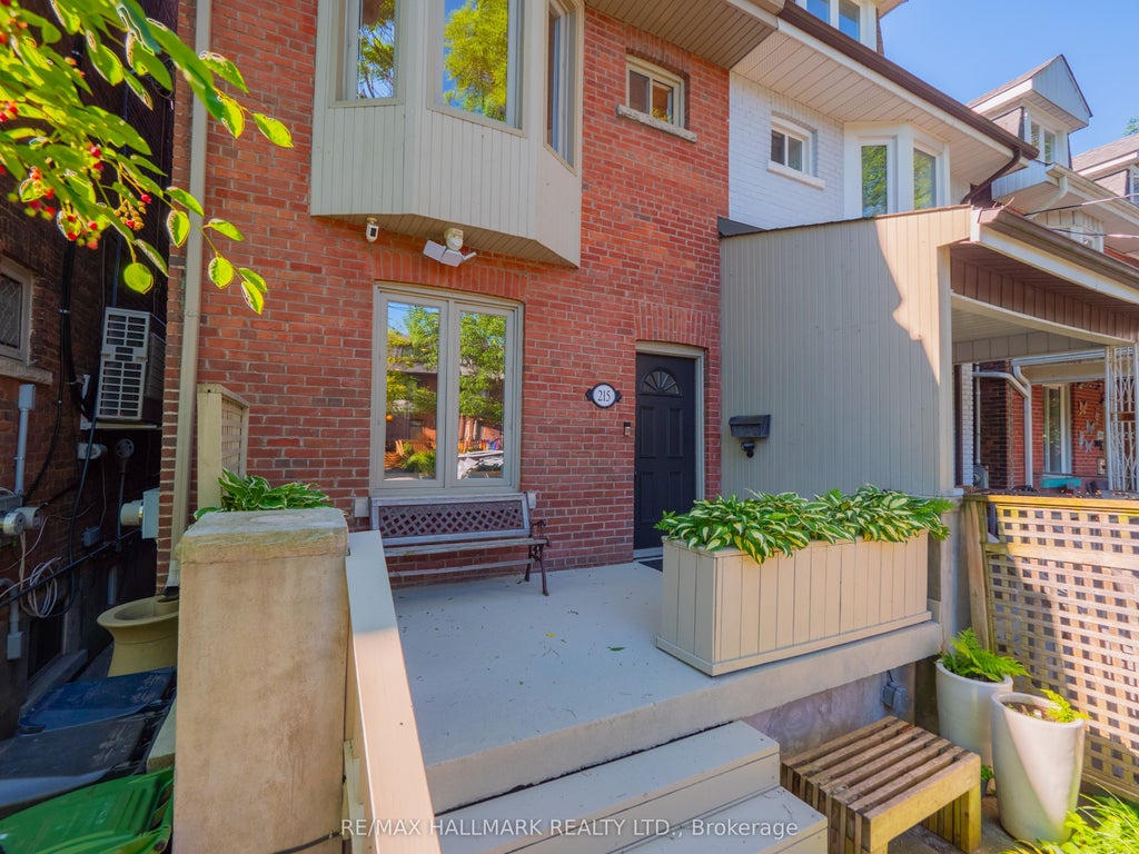Photo of 215 Fulton Avenue, Toronto, ON M4K 1Y4 (MLS # E13473568)