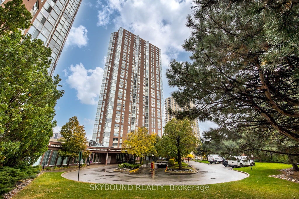 Photo of 5 Concorde Place #2706, Toronto, ON M3C 3M8 (MLS # C13852628)