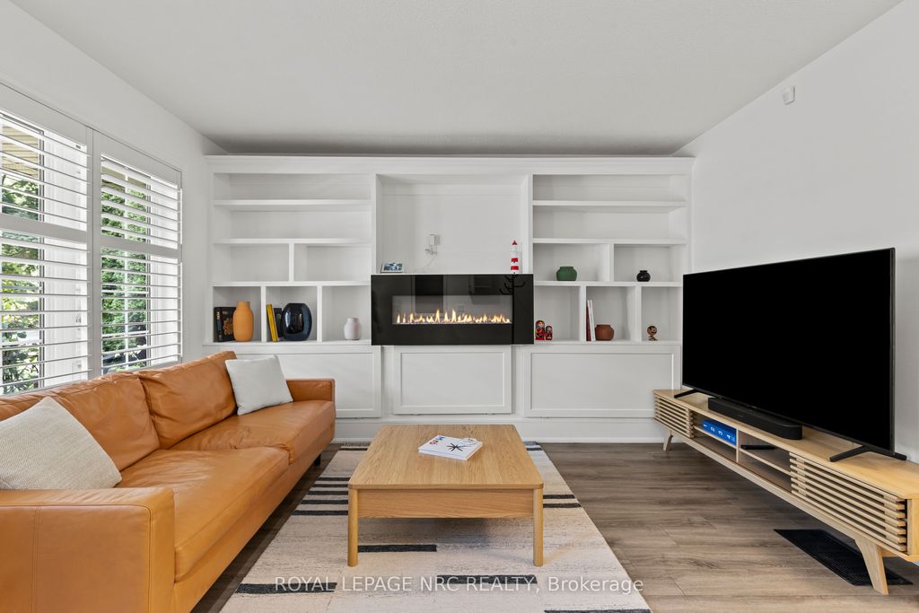 Photo of 33 BROADWAY Avenue, St. Catharines, ON L2M 1M3 (MLS # X13122546)