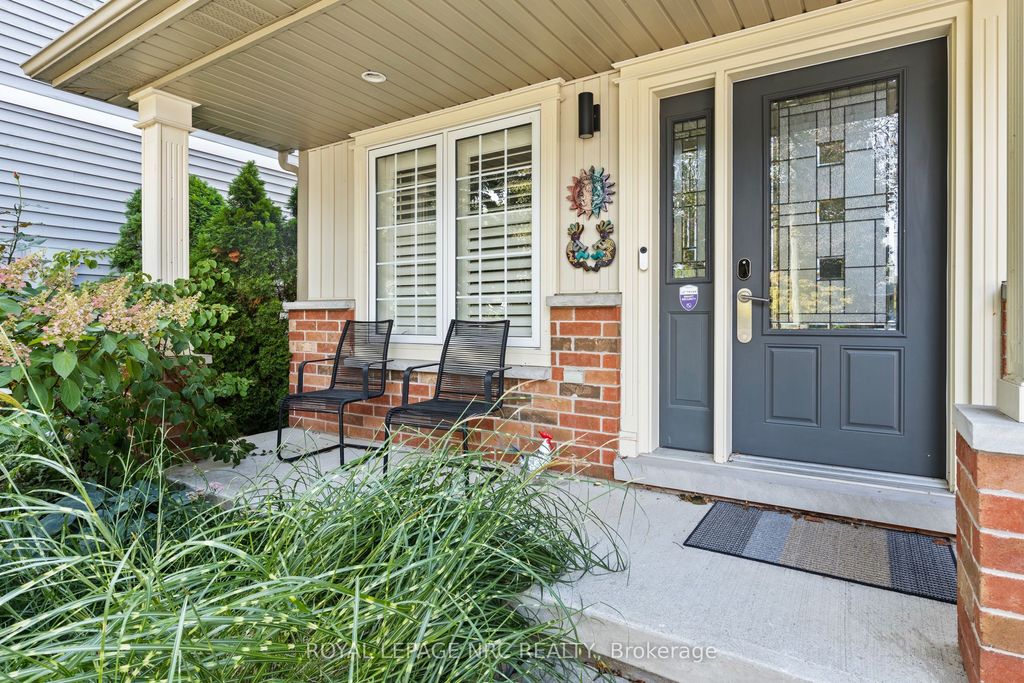 Photo of 33 BROADWAY Avenue, St. Catharines, ON L2M 1M3 (MLS # X13122546)