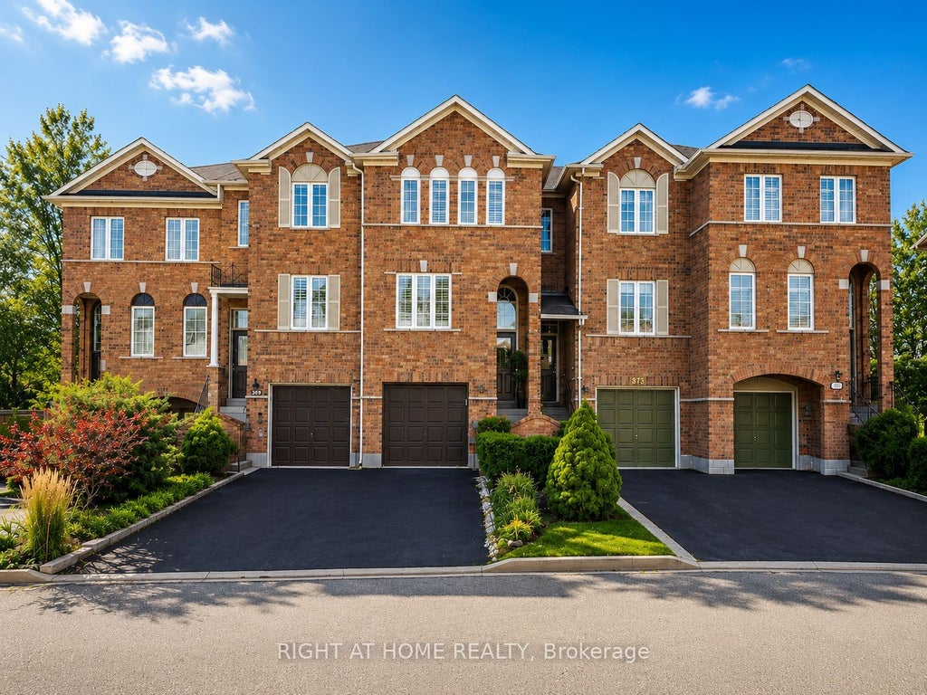 Photo of 371 Fairgate Way, Oakville, ON L6H 6Y1 (MLS # W13465488)