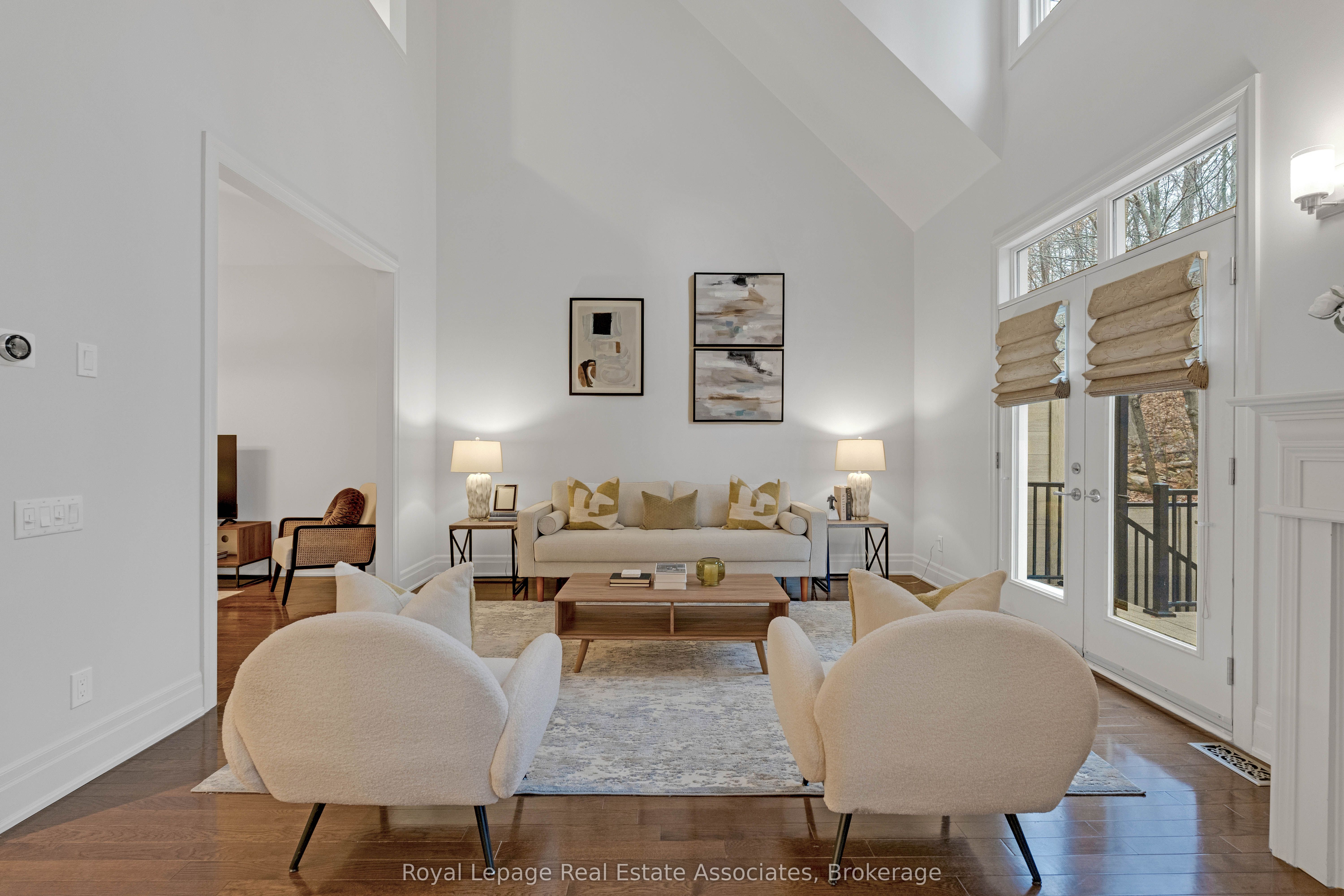 1915 Broad Hollow Gate 103